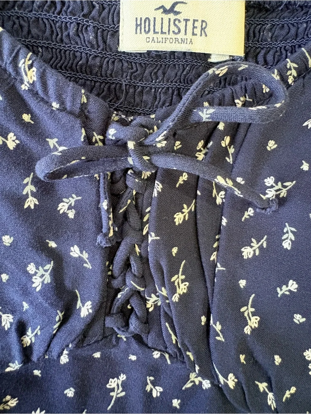 Hollister Navy Blue Floral Lace-Up Puff-Sleeve Crop Top